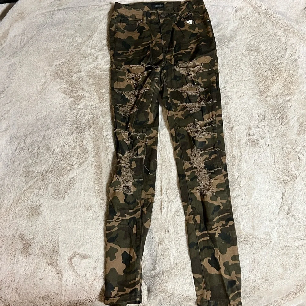 Camouflage jeans
